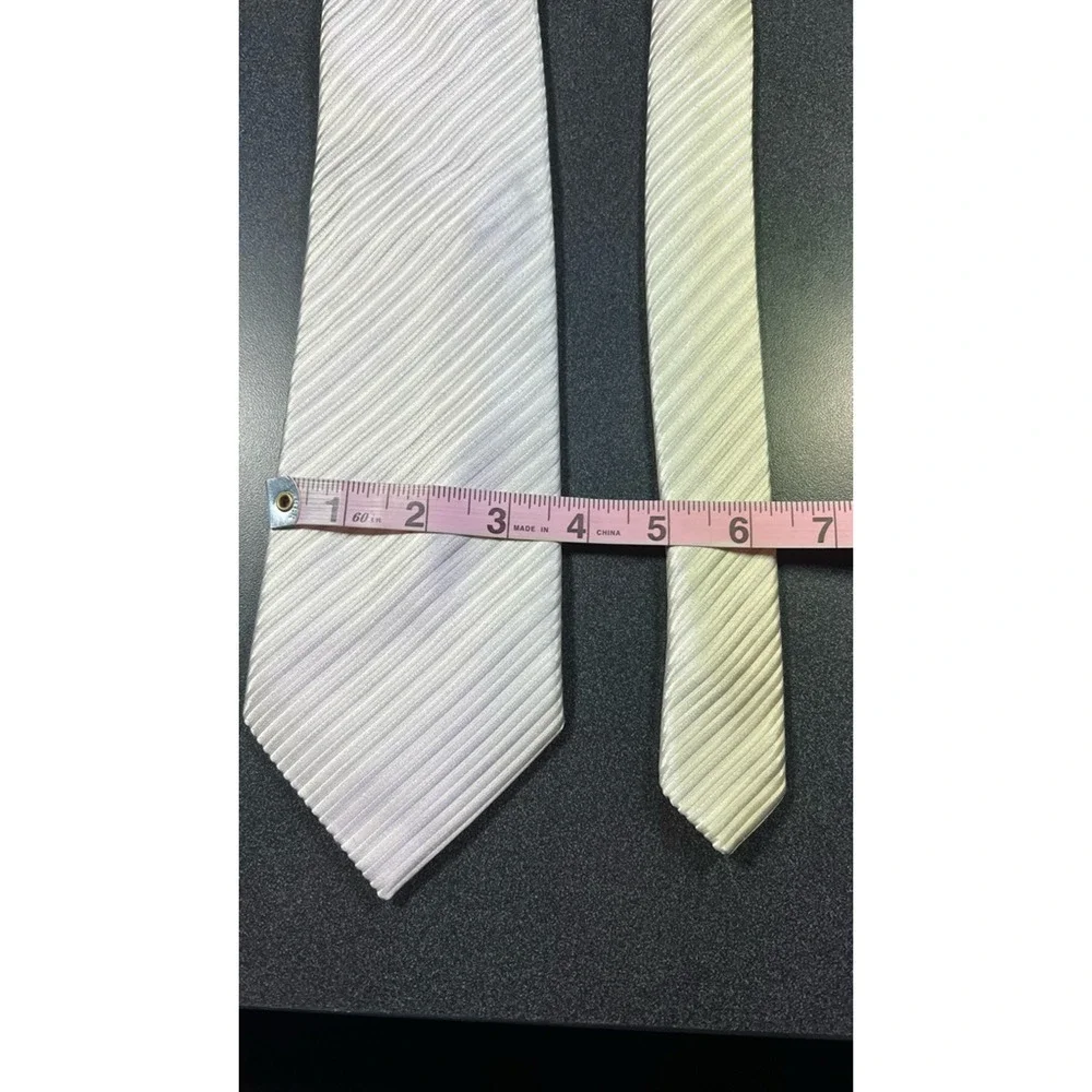 Donald J. Trump Mens Tie Necktie Cream Stripe 100% Silk Tied Wide Woven Classic